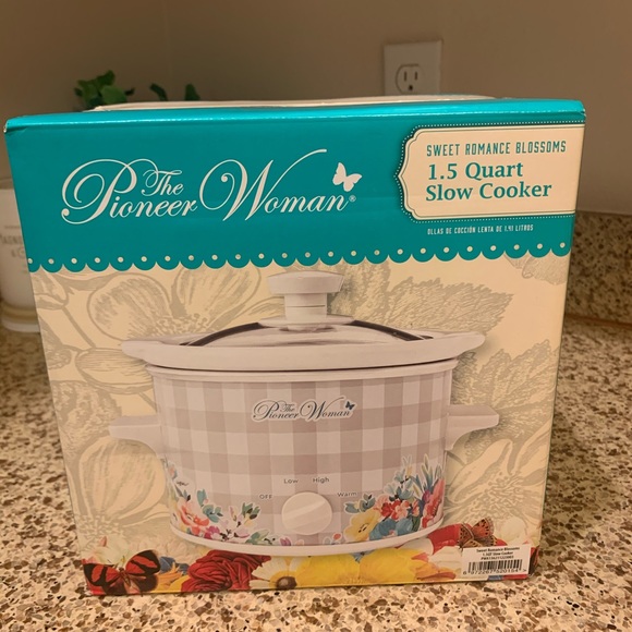 The Pioneer Woman 1.5 Qt. Slow Cooker New - Picture 1 of 3